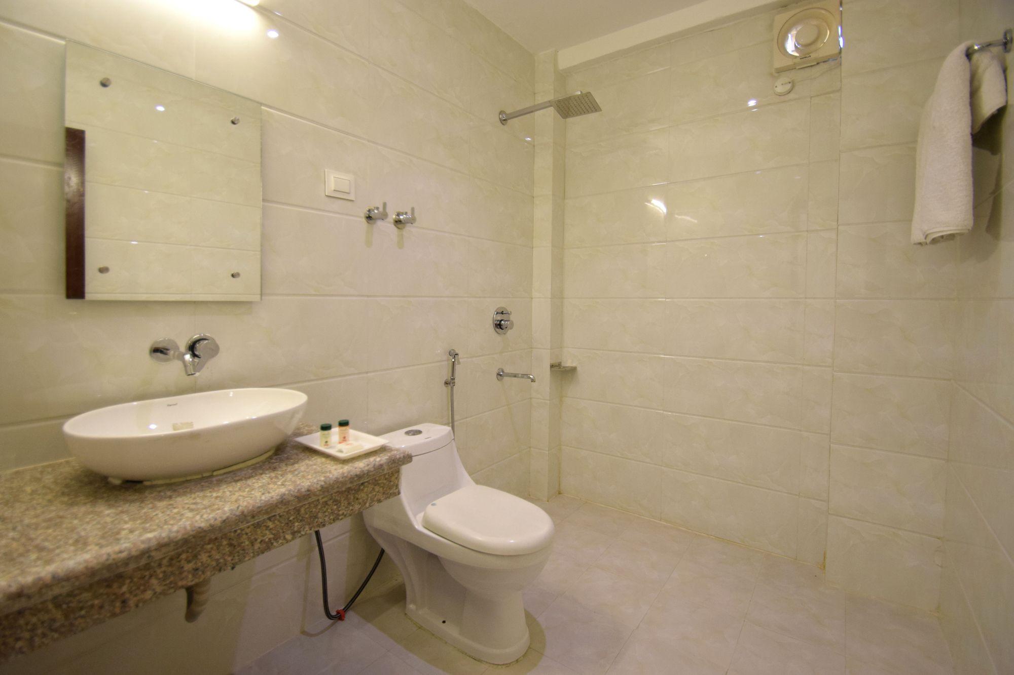 Hotel Oyo 11643 Sunrise Manali (Himachal Pradesh)
